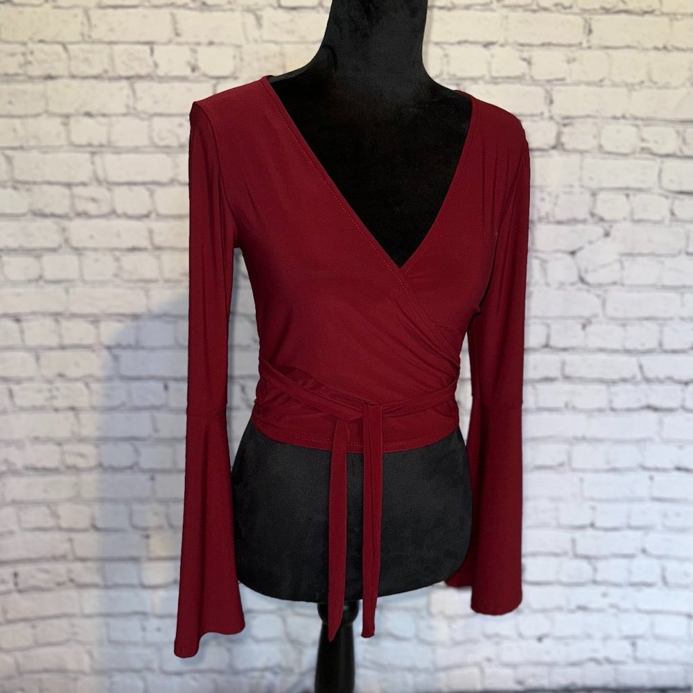 Windsor, Burgundy Crop Blouse with Flared sleeves Medium